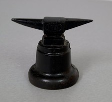 ancienne petite enclume miniature en métal pour orfèvre horloger etc années 50