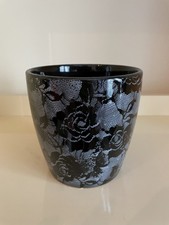 Cache-pot décor dentelle – céramique noire