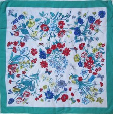 - GUCCI Foulard  100% soie  TBEG  vintage scarf  83 x 85 cm