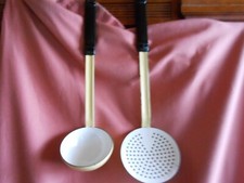 Louche et Ecumoire en émail jaune Vintage