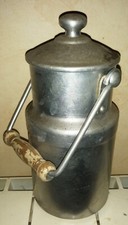 O3-  ANCIEN POT A LAIT ALU