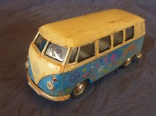 Miniature sans échelle: le minibus VOLKSWAGEN Combi T1 négligé des Babacools!