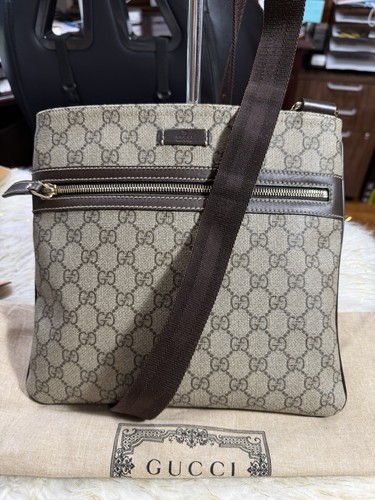 Gucci flat sling messenger - gucci,