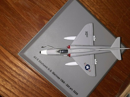 A4e skyhawk usmarines vma 324 - vma,