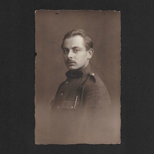 Portrait beau soldat