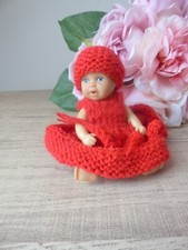 Petite poupée miniature