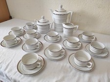 Service à café cafetière, sucrier, pot à lait, 12 tasses et sous tasses 