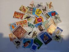 Gros lot de 30 timbres du Sri Lanka  , oblitérés, décollés, sans double