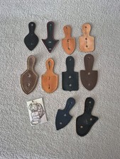 Lot de 10 cuirs pour insignes