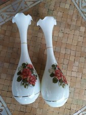 Paire de Grands Vases en Opaline Anciens à Décor de Fleurs H.49 cm.