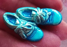 broche des années 70 résine