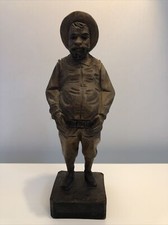 Statuette en bois sculpté