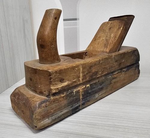 Ancienne raboteuse bois
