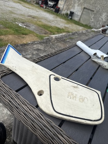 Cache latéral droit ts50r 50 - cache,