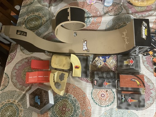 Tech deck tony - deck, hawk