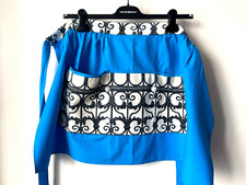 Magnifique Tablier Apron vintage Bleu et motif Balcon en fer forgé superbe