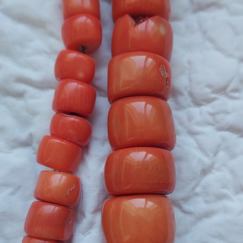 Collier perles corail - en,