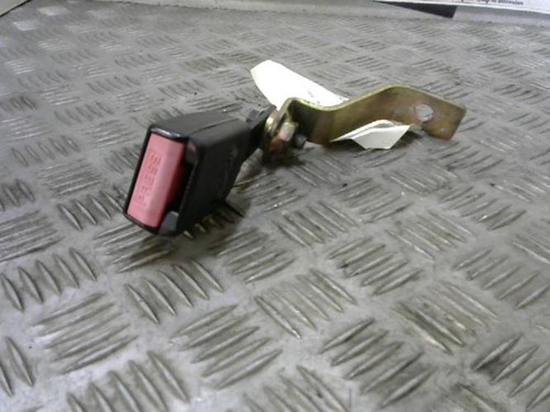 Attache ceinture arriere