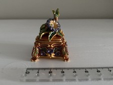 Estee Lauder solid perfume