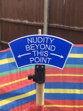 Nudity beyond sign wind - ,,