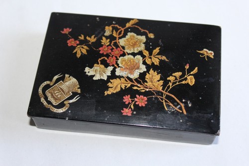 Ancienne petite boite - , en