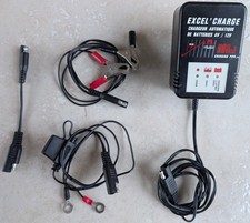 CHARGEUR AUTO BATTERIE 12V /