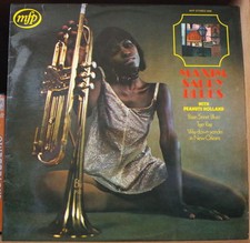 MAXIM SAURY BLUES WITH PEANUTS