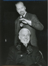 Les acteurs Curd JUrgens (debout) et Raymond Rouleau (assis)  Vintage silver pri