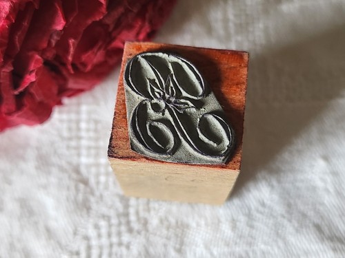 Tampon ancien monogramme - , b
