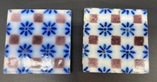 2 anciens carreaux de faïence