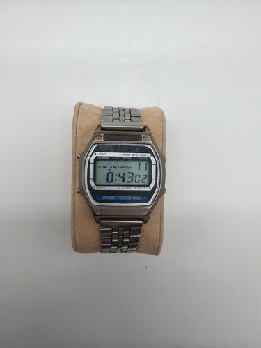 Montre digitale vintage