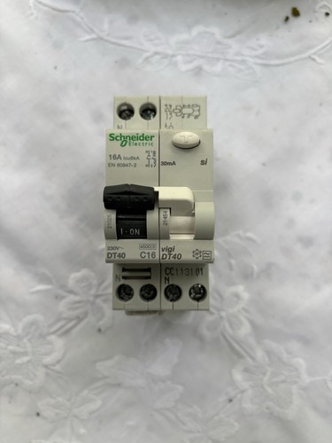 Disjoncteur a9n21025 - disjoncteur,