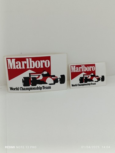 Autocollant sticker - /,