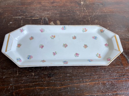 Ancien plat cake - plat, a
