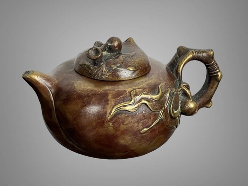 Théière ancienne bronze - ,