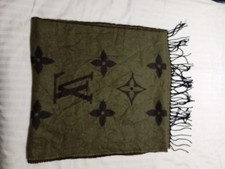echarpe louis vuitton tres bon etat