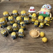 Lot de 22 figurines Minions