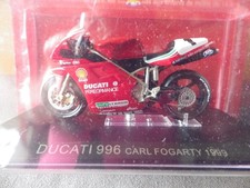 Moto Miniature MotoGP Ducati 996 Carl Fogarty 1999 Echelle 1/24 DANS L EMBALLAGE