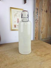 Ancienne bouteille en grès 31