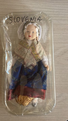 Poupée collectionner en - à,