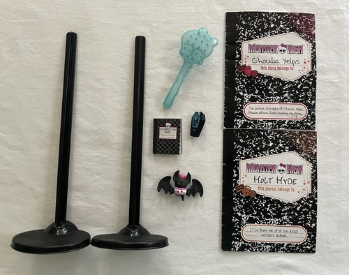 Monster high accessory lot - high,