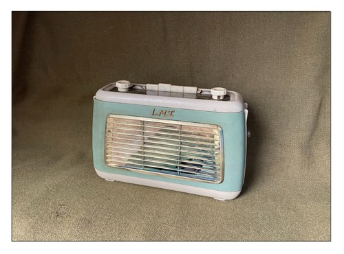 Vintage radio - **,