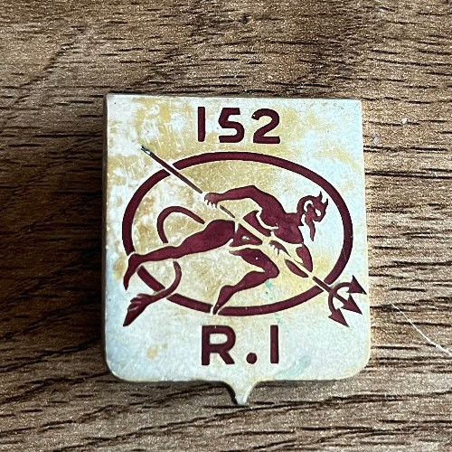 Insigne militaire n576 - insigne,