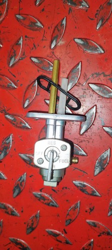Robinet essence 125 intruder - 125,