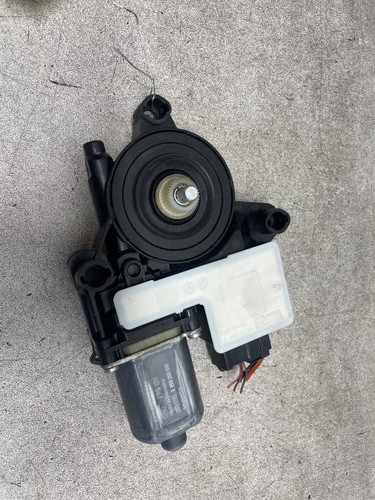 Moteur leve vitre avant droit
