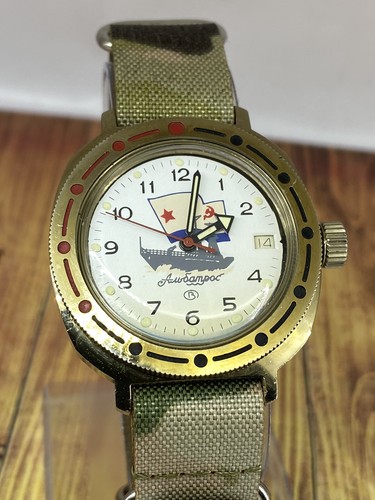 Montre avec histoire guerre - , en