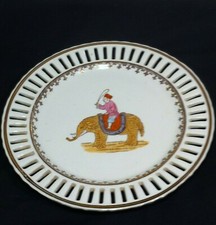 ASSIETTE AJOURE EN PORCELAINE