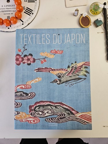 Ancien livre textiles - livre,