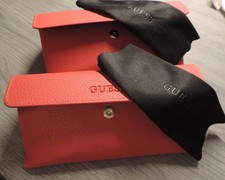 GUESS / paires d'étuis à