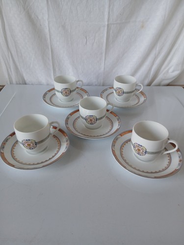 Tasses leur soucoupe en - tasses, et